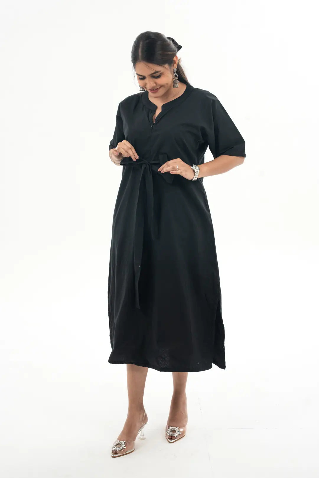Maternity dress for a baby's first visit to the art gallery Noir Breeze Feeding Kaftan