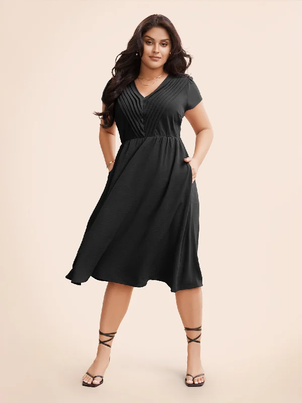 Everyday Dress with Ombre Effect for a Trendy Look​ Solid Ruffle Trim V Neck Pocket Pleated Front Dress