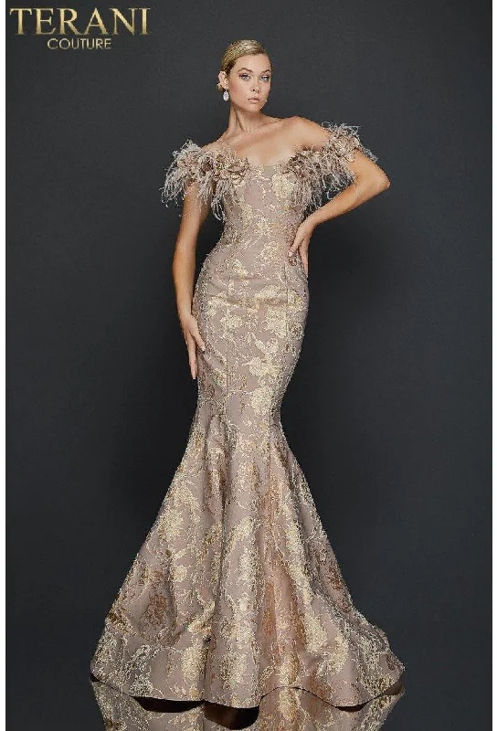 High - low hem wedding dresses for a trendy twist​ Terani Couture 1921E0136 Long Formal Prom Dress