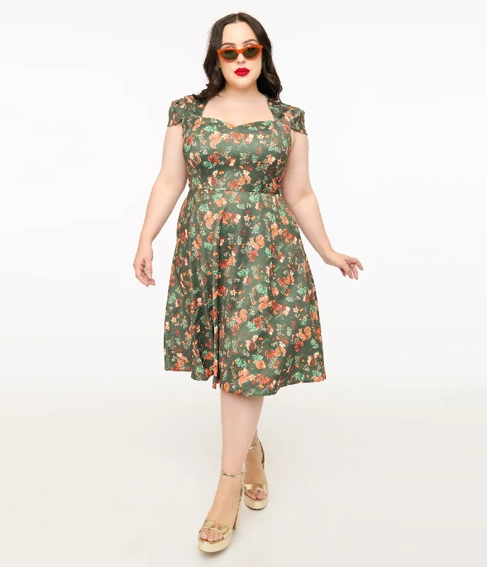  Voodoo Vixen Plus Size 1950s Green Woodland Squirrel Print Swing Dress