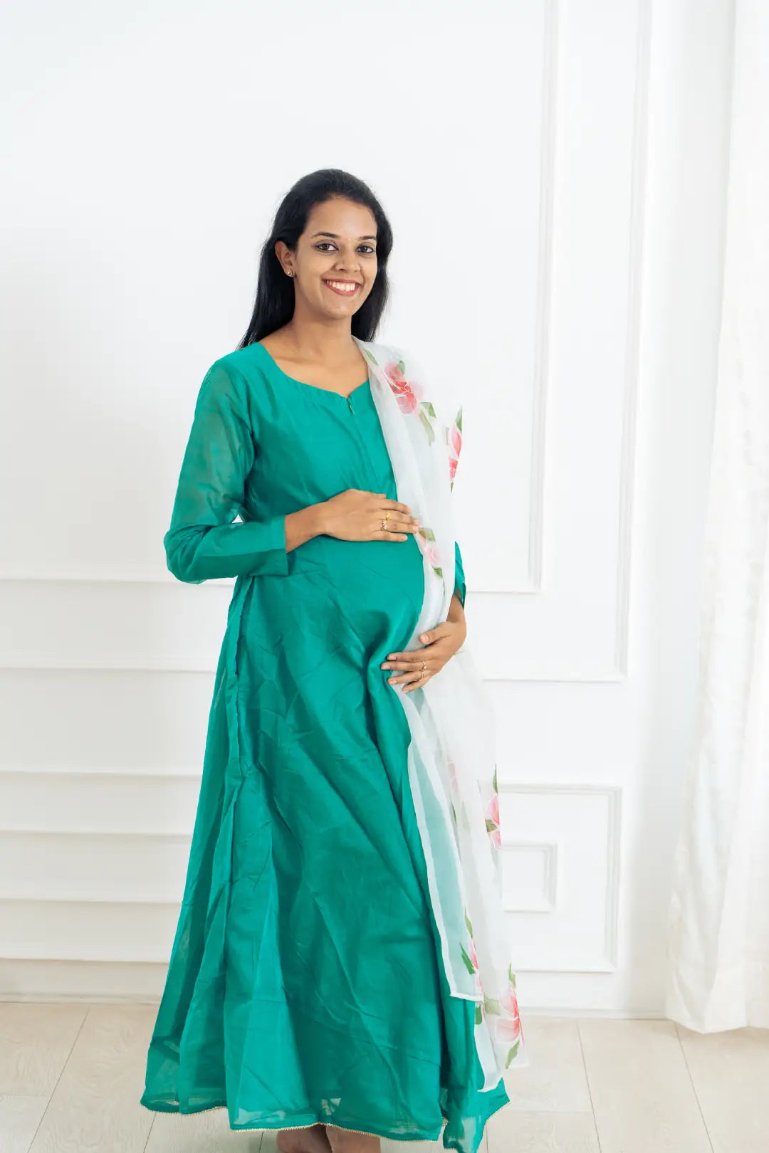 Maternity dress for a baby's first bus ride Iyal Maternity Feeding Dress with Duppatta