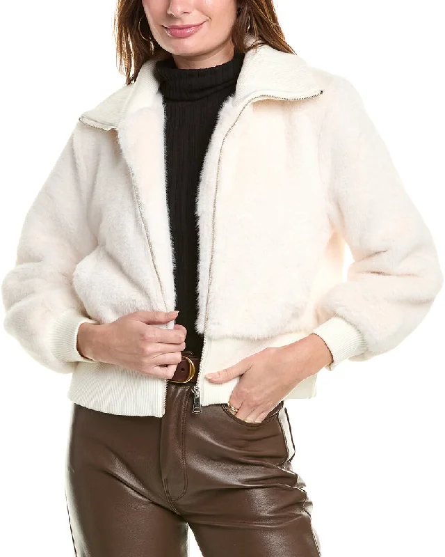 Women's knee - length wool blend coats with a fur collar for added warmthLa Fiorentina Cropped Jacket Women's knee - length wool blend coats with a fur collar for added warmthLa Fiorentina Cropped Jacket