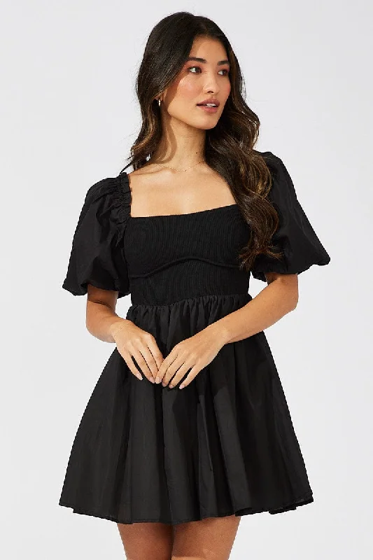 Pleated Women Dress with a Timeless and Elegant TextureBlack Fit and Flare Short Puff Sleeve