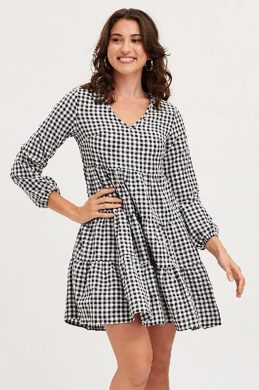 Shift Women Dress with a Simple and Classic Design for Everyday WearCheck Skater Dress Long Sleeve Mini