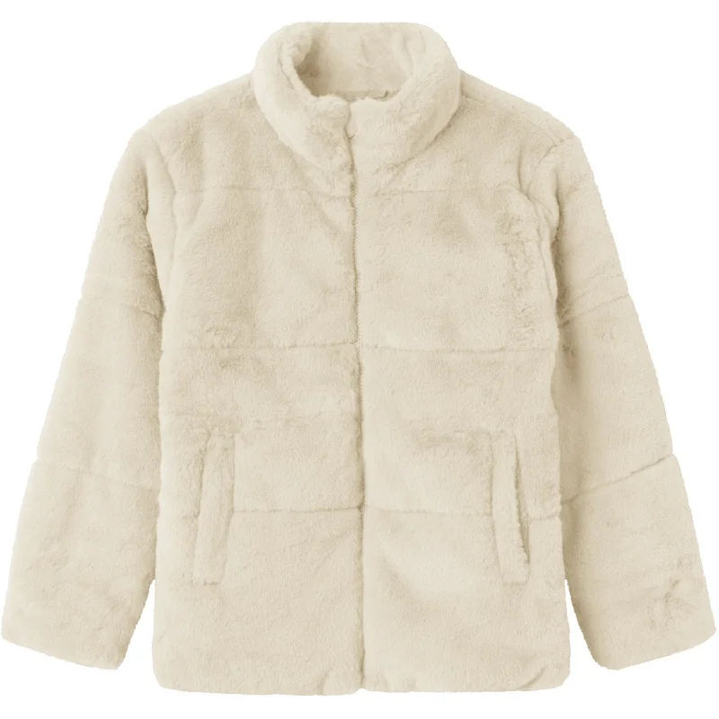 Women's cropped down jackets in bold colors for a sporty and fashionable winter outfitName It Moonbeam Mila Faux Fur Jacket Women's cropped down jackets in bold colors for a sporty and fashionable winter outfitName It Moonbeam Mila Faux Fur Jacket