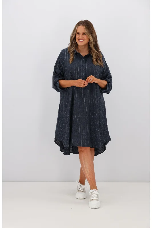 Strapless Women Dress with a Built - in Bra for Comfort and SupportPQ Collection Loloma Shirt Oxford