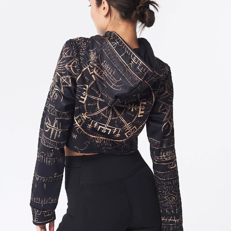 Women's graphic - printed sweatshirt featuring floral patterns for a feminine touchVegvisir Crop Hoodie Women's graphic - printed sweatshirt featuring floral patterns for a feminine touchVegvisir Crop Hoodie