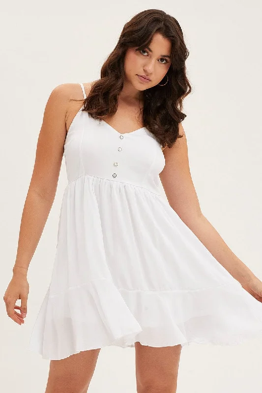 Strapless Women Dress with a Built - in Bra for Comfort and SupportWhite Chiffon Skater Dress