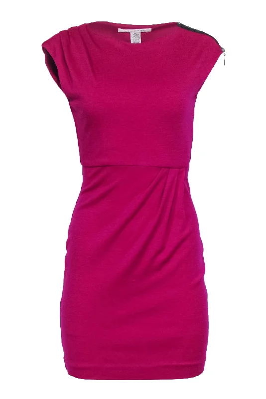 Lace - Embellished Women Dress for an Elegant and Sophisticated Appearance Lace - Embellished Women Dress for an Elegant and Sophisticated Appearance Diane von Furstenberg - Magenta Purple Wool Dress Sz 2
