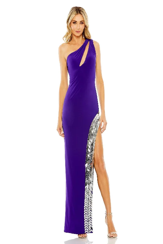 Plus Size Women Dress with a Flattering A - Line Cut for Comfort and Style Plus Size Women Dress with a Flattering A - Line Cut for Comfort and Style Mac Duggal 42135