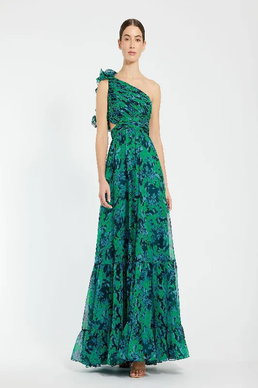 Empire Waist Women Dress to Accentuate the Bust and Conceal the Waist Empire Waist Women Dress to Accentuate the Bust and Conceal the Waist Mac Duggal 68650