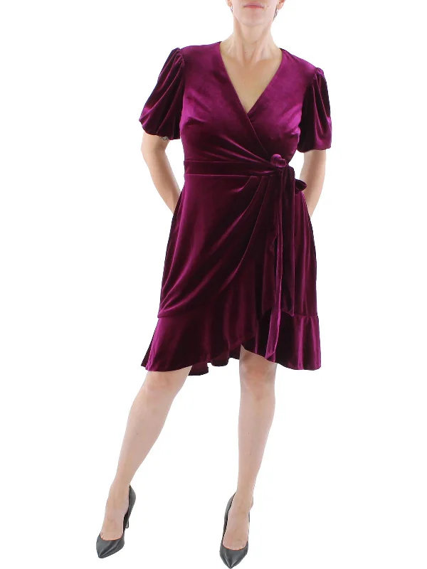 Long - Sleeve Women Dress in Velvet for a Luxurious Winter Look Long - Sleeve Women Dress in Velvet for a Luxurious Winter Look Womens Velvet Knee Cocktail and Party Dress