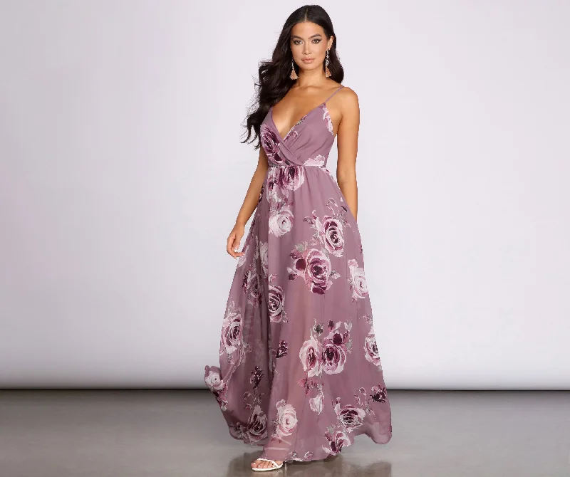 Maxi dresses with side slits for a touch of allureHila Floral Chiffon A-Line Dress