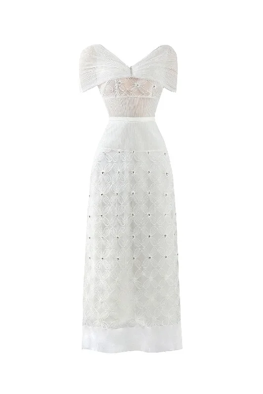 Midi dresses with keyhole backs for a flirty and unexpected detailKenna Straight Cape Sleeved Organza Midi Dress