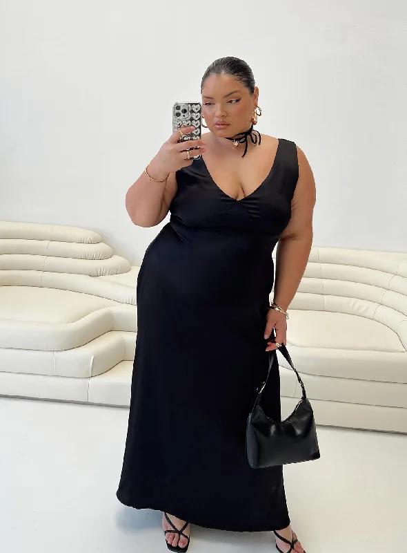 Midi dresses with cold - shoulder cutouts for a trendy styleLynsey Midi Dress Black Curve