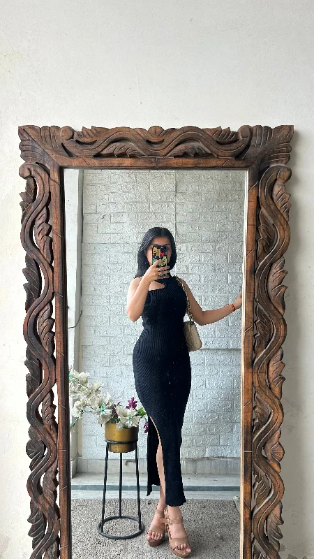 Bodycon dress with a button - down front​Black beauty 30-32 bust/l: 44