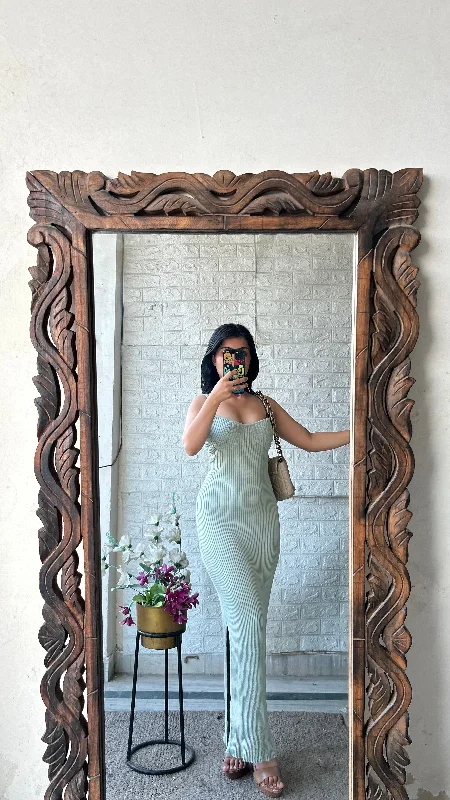 Bodycon dress with a peplum hem​Classy dress 30-32 sizs S/l:50