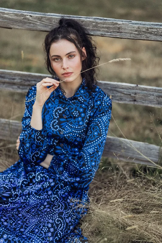 Bodycon dress with a transparent panel​Half Pleat Shirtdress-Blue Spirograph