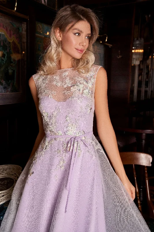 Short - length party dresses with a ruffled skirt for a flirty look​Mini Party Dress with Tulle Cape