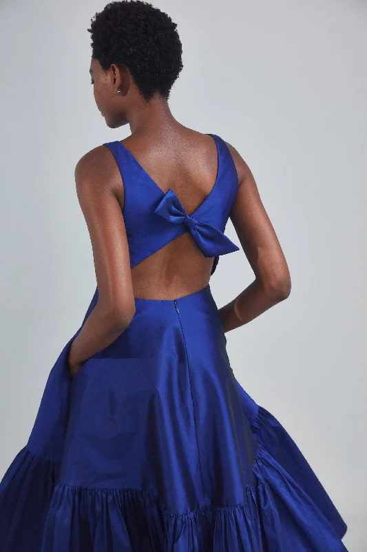 Prom dresses with lace - up side panels and ruffled bodices for a feminine and detailed lookTaffeta High-Low Dress Prom dresses with lace - up side panels and ruffled bodices for a feminine and detailed lookTaffeta High-Low Dress